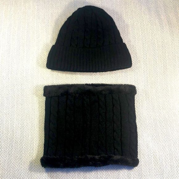 BLACK WINTER faux fur lined winter hat and gaiter Excellent Used Condition - Picture 1 of 10